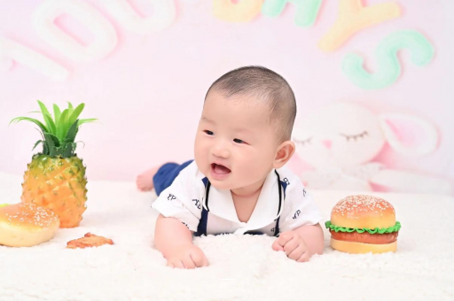 青岛宝宝在妈妈肚子里